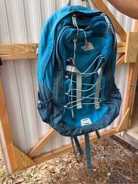 north face electra backpack women The Women's Asphalt Grey Light Heather/TNF Black An external Electra 12l Backpack North Face